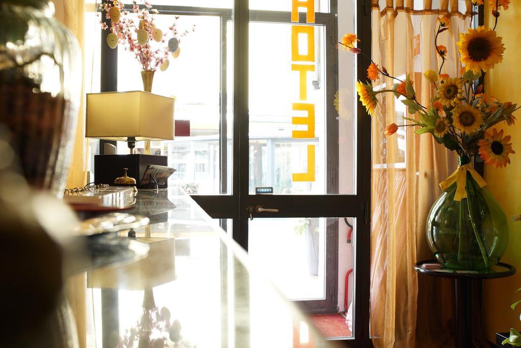 Hotel Buenos Aires Montecatini Terme Eksteriør bilde